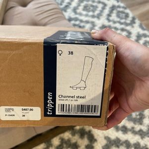 Tripped boots metal color